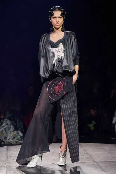 Look 10